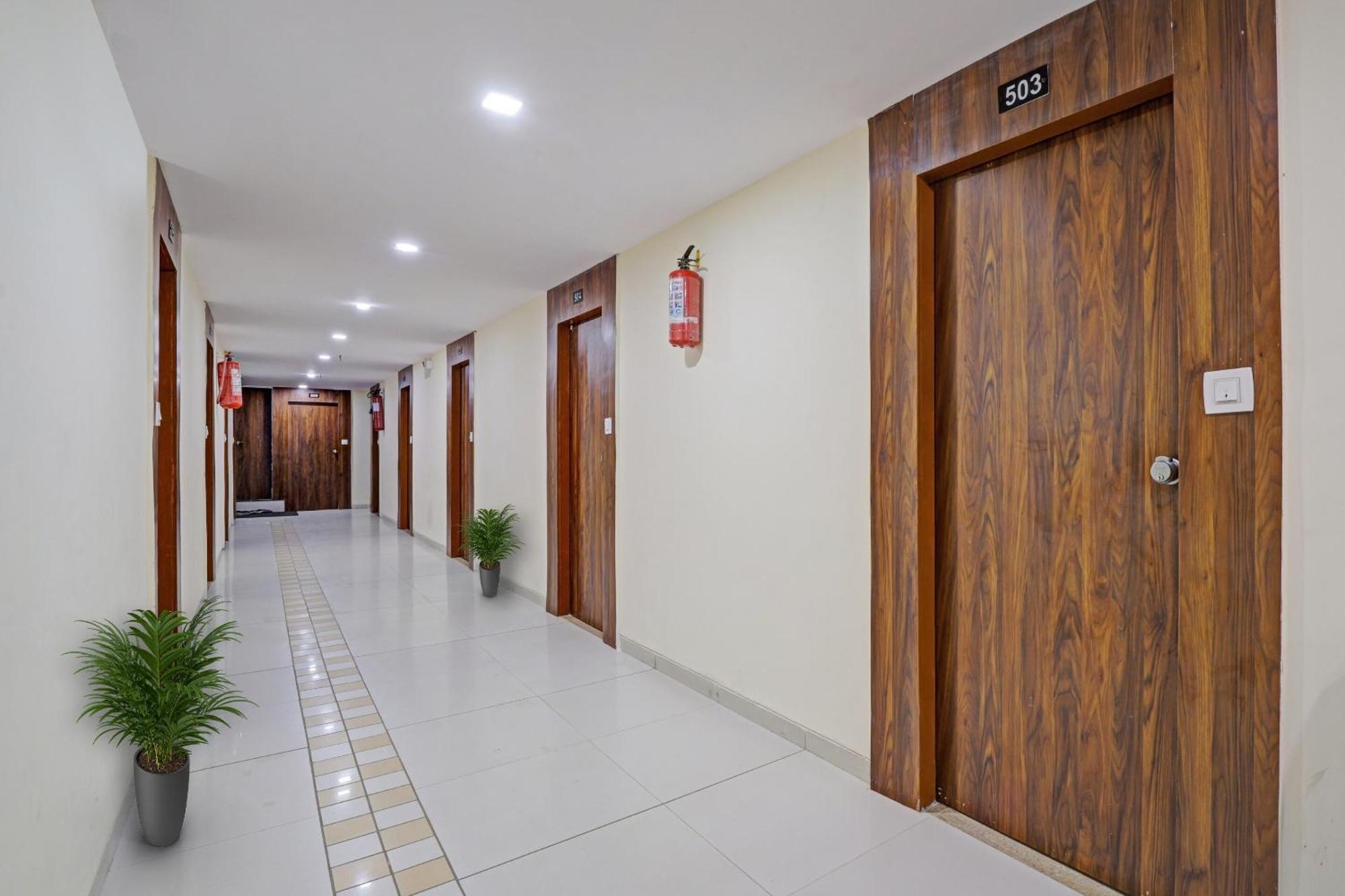 Hotel O Neelkamal Ahmadabad Zewnętrze zdjęcie