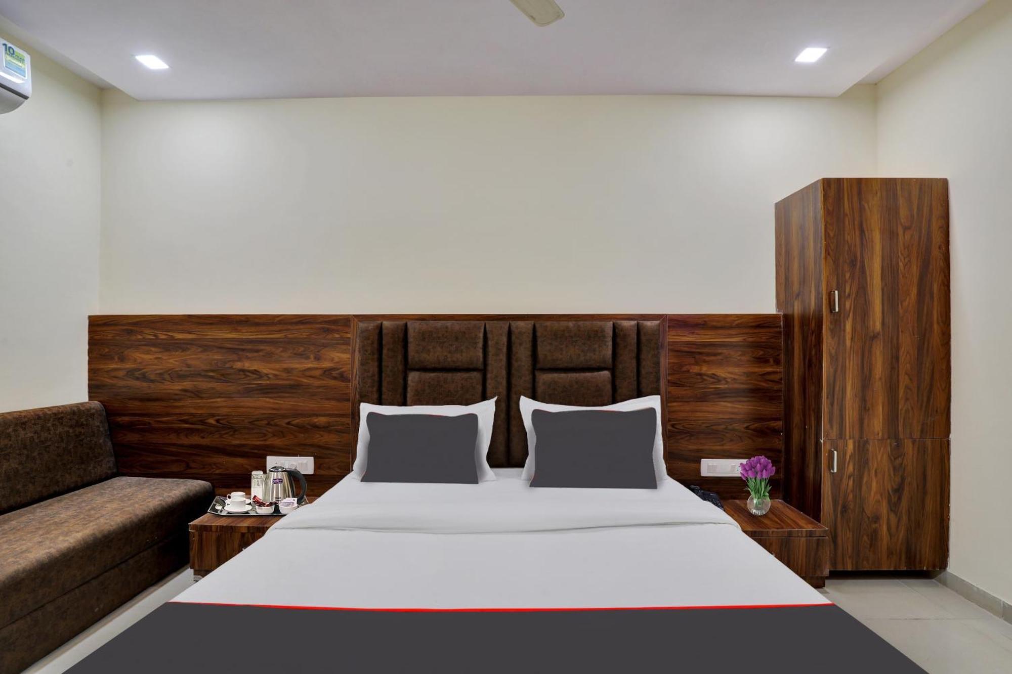 Hotel O Neelkamal Ahmadabad Zewnętrze zdjęcie
