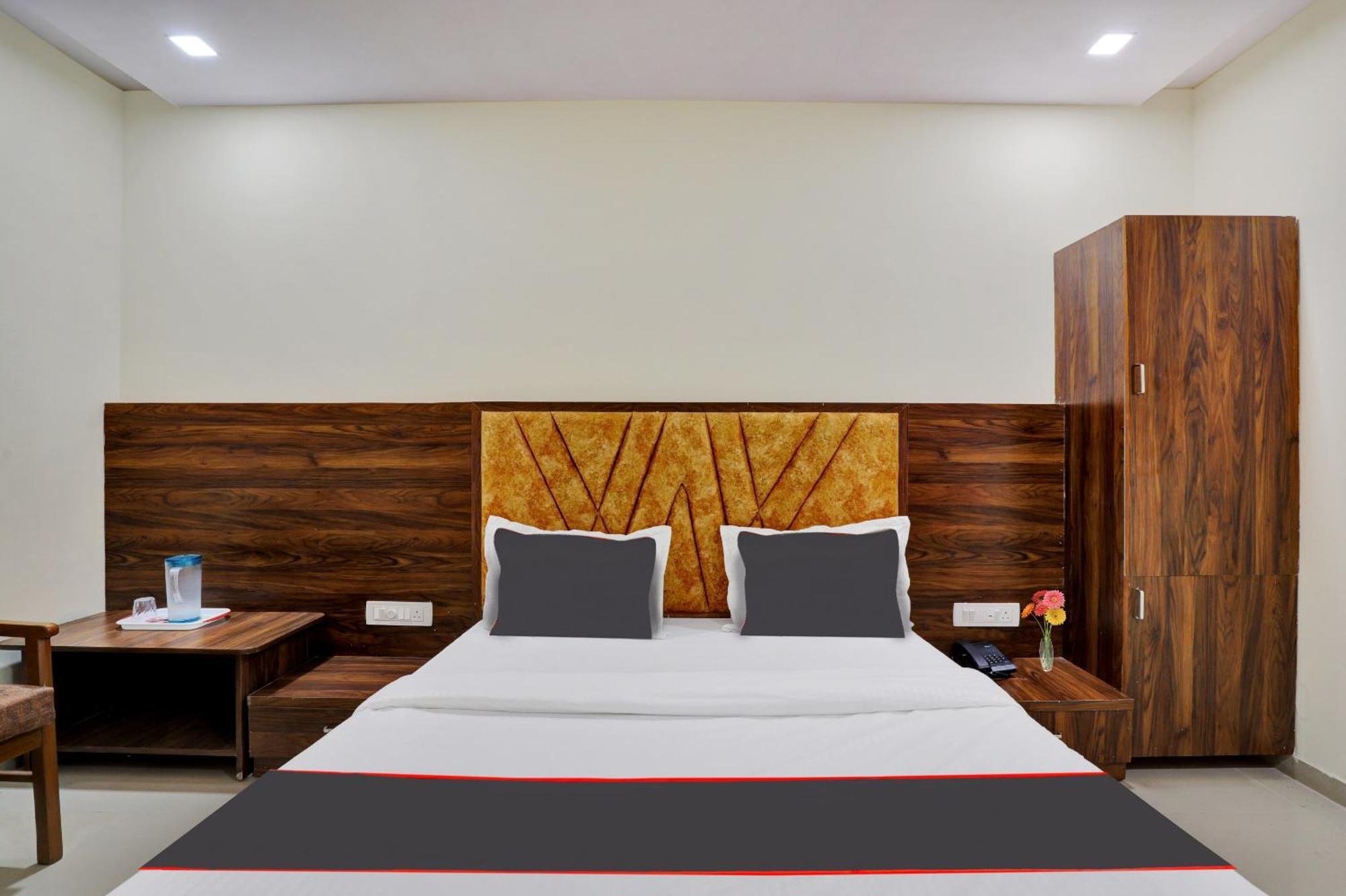 Hotel O Neelkamal Ahmadabad Zewnętrze zdjęcie